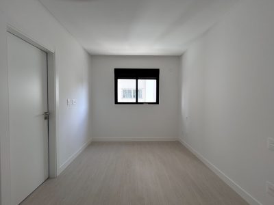 Apartamento à venda com 110m², 3 quartos, 3 suítes, 2 vagas no bairro Pioneiros em Balneário Camboriú