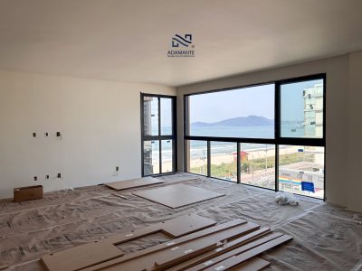 Apartamento com 3 suítes no Sunrise Praia Brava