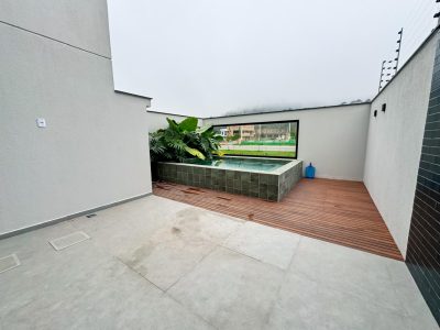 Sobrado à venda com 142m², 3 quartos, 3 suítes, 1 vaga no bairro São Francisco de Assis em Camboriú